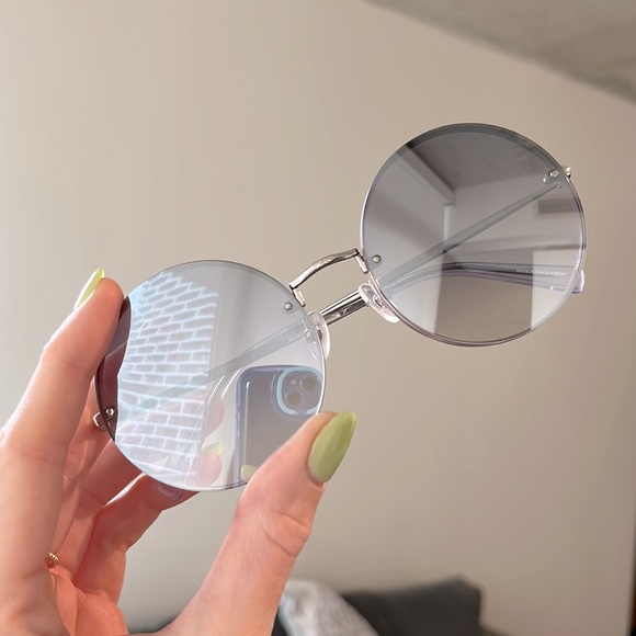 Rebecca Minkoff Gloria Sunglasses in Dark Mauve - Picture 3 of 5